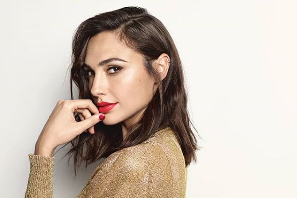 Gal Gadot Siap Bintangi dan Produseri Film tentang Holocaust