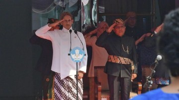 TIKTAK.ID - Teks Pidato Resmi Nadiem Makarim di Hari Guru, Viral dan Menyentuh Hati
