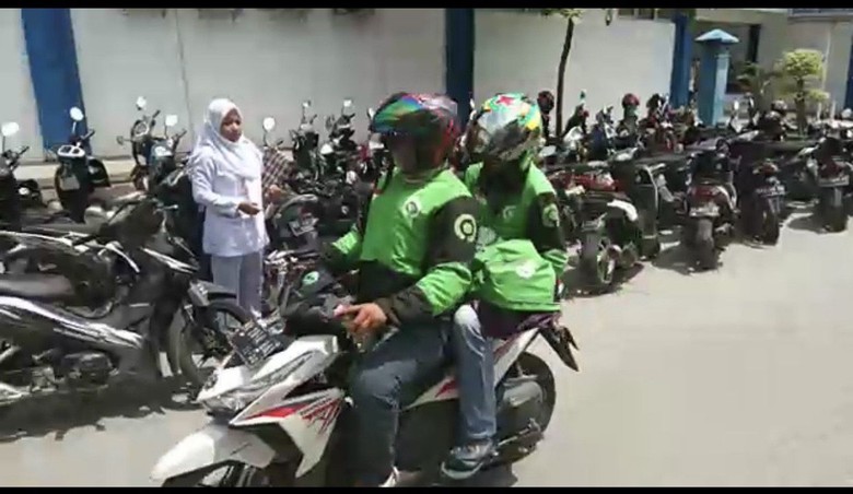 Ojol bawa lari jenazah dari RS