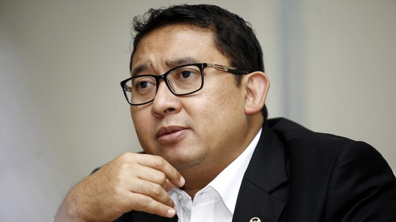 Rizieq Shihab Tak Bisa Pulang, Fadli Zon Sebut Ada Invisible Hand