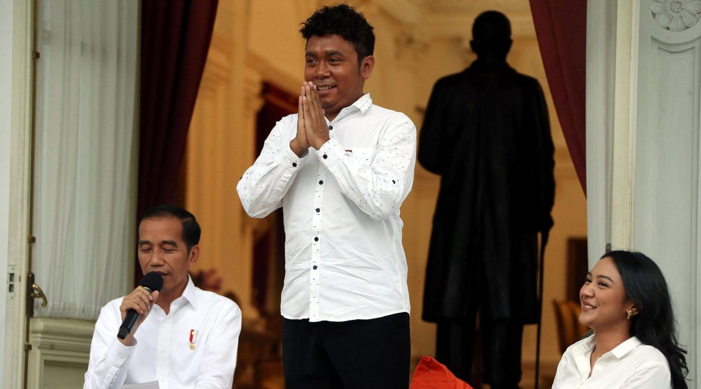 Cuitannya 'Kubu Sebelah Megap-Megap' Bikin Geger, Stafsus Presiden Billy Minta Maaf