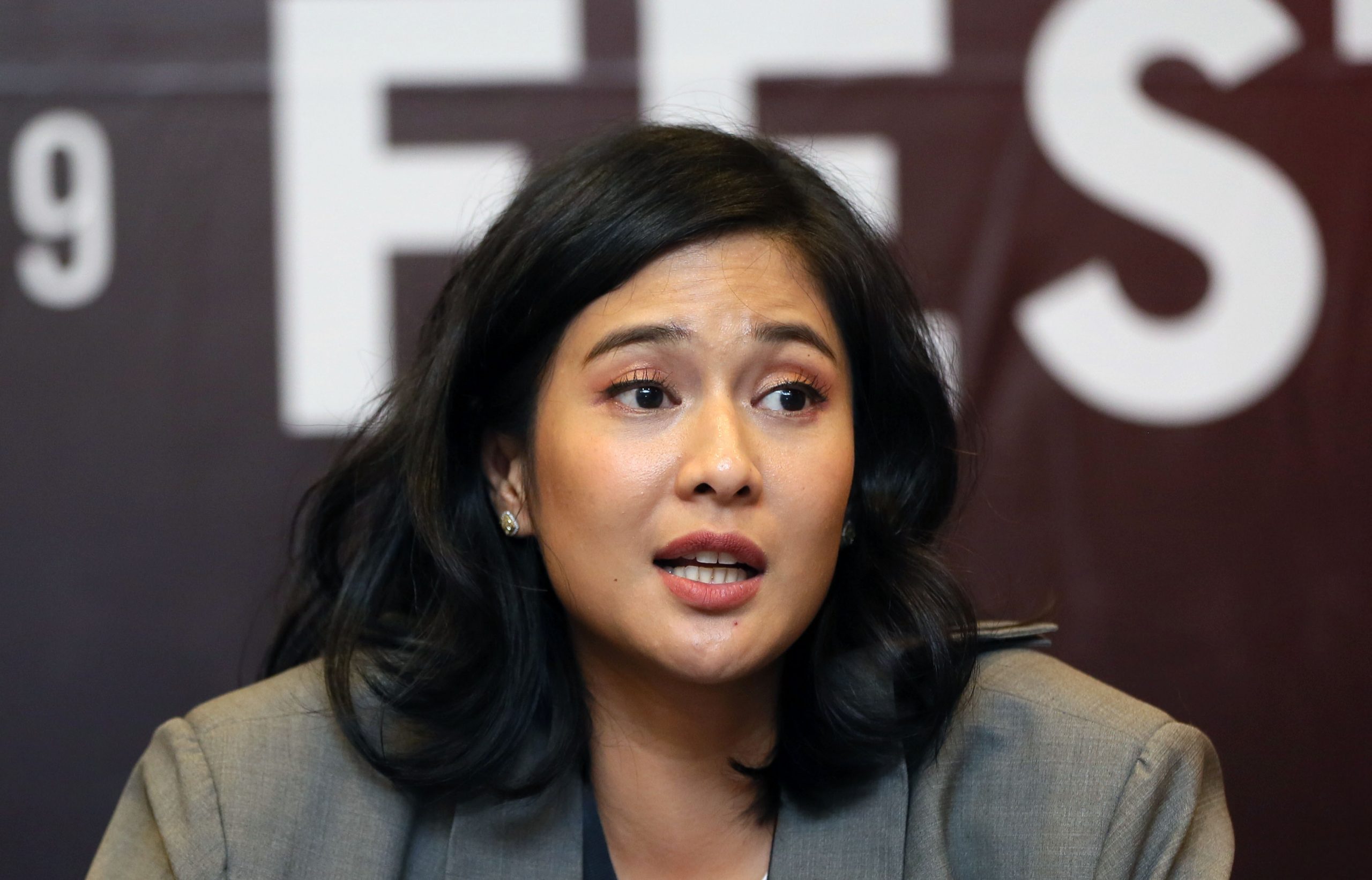 Jadi Produser Film Guru-Guru Gokil, Dian Sastro Angkat Keseharian Para Pengajar