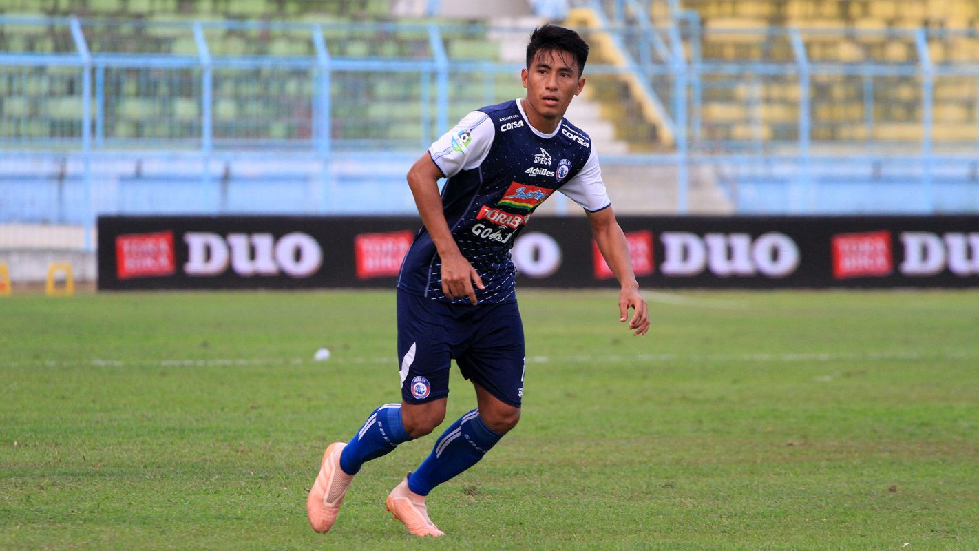 Pelatih Arema: Hanif Sjahbandi Lebih Baik dari Lionel Messi