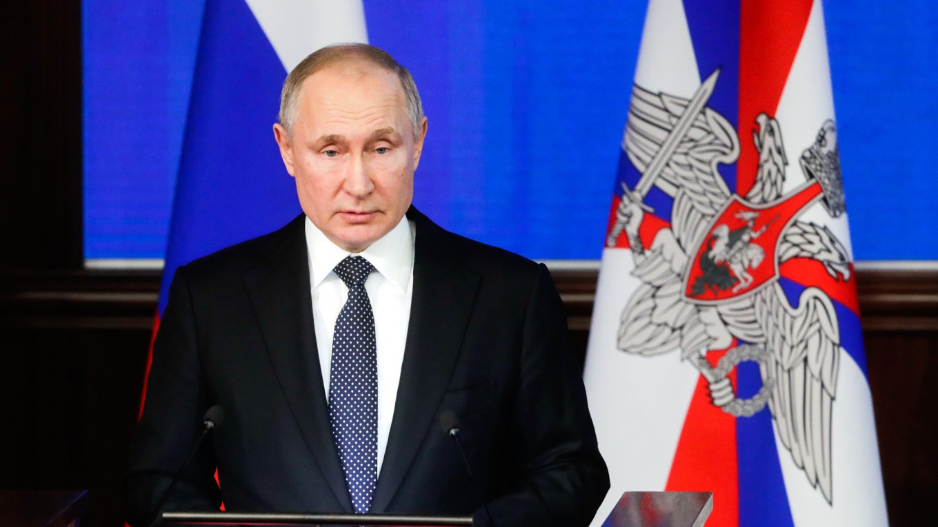 Putin: Polandia Berkolusi dengan Hitler Pada Perang Dunia II