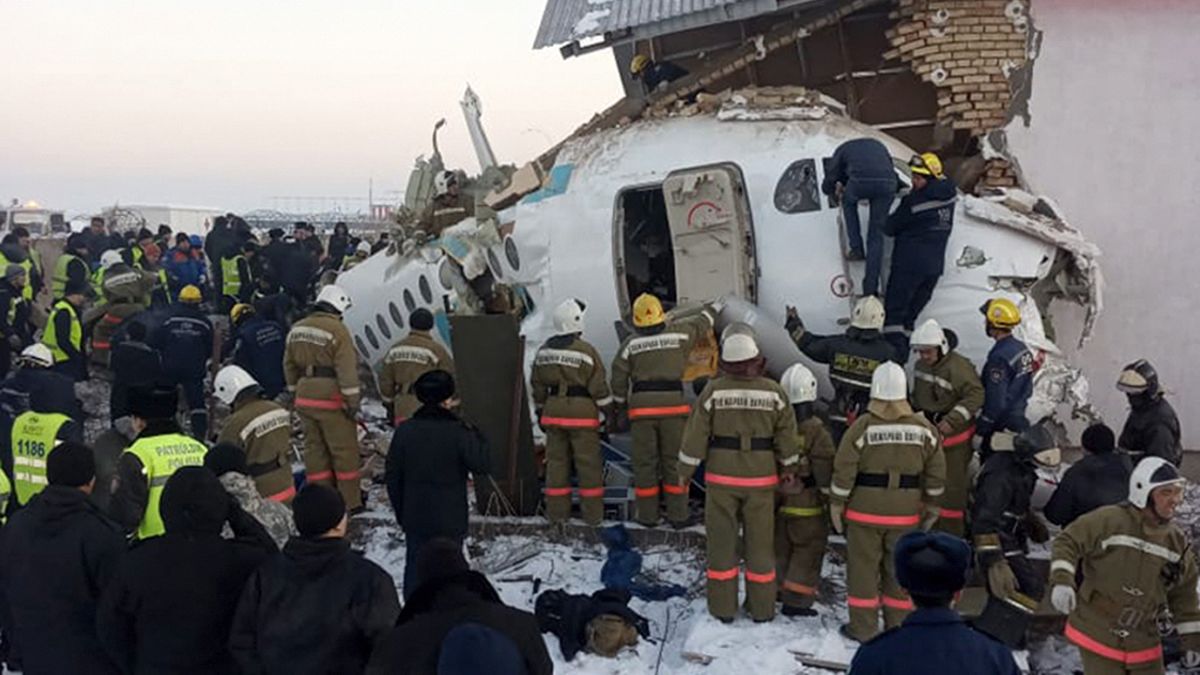 Sedikitnya 14 Orang Tewas dalam Kecelakaan Pesawat di Kazakhstan