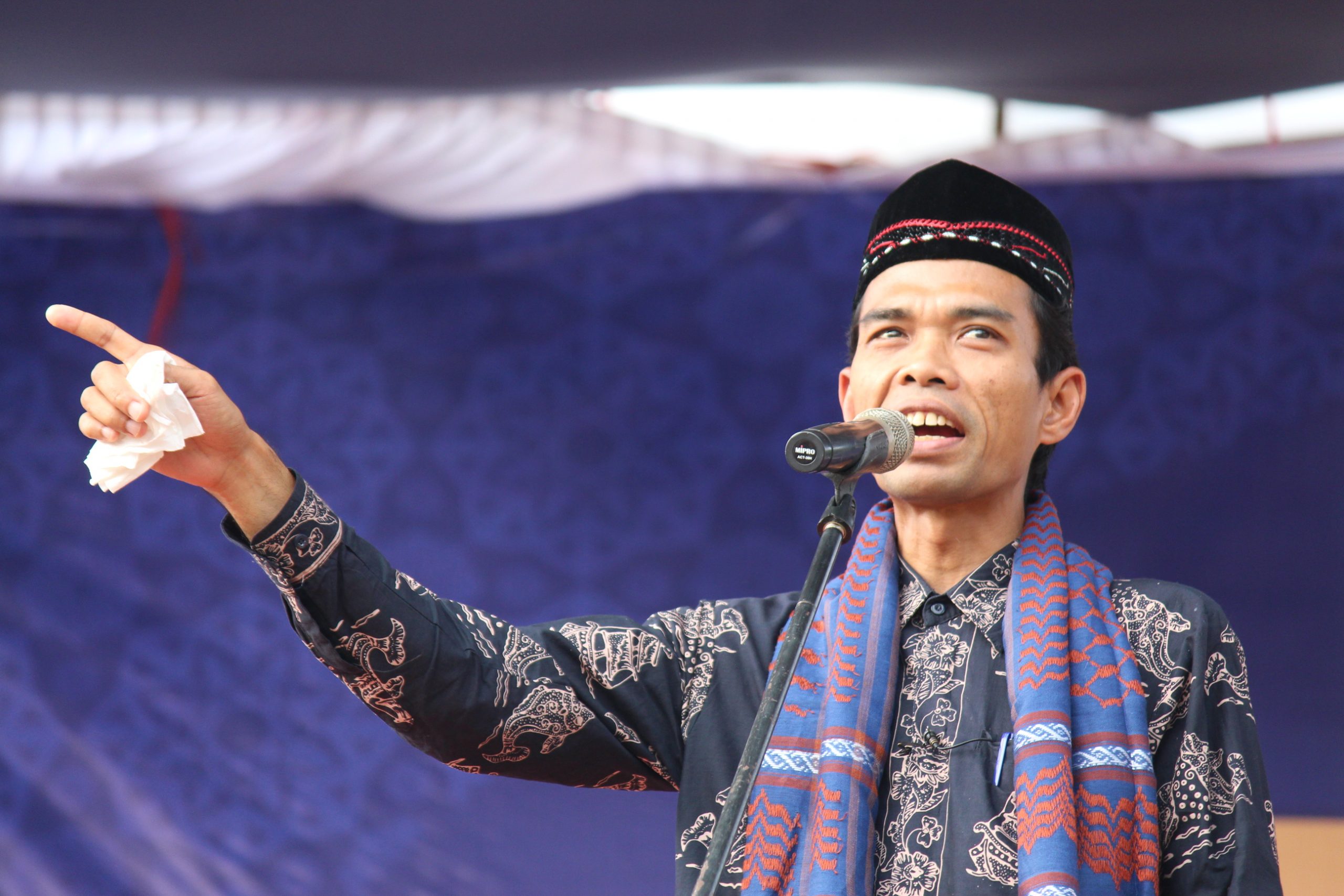 Tanggapi Perceraian Ustaz Abdul Somad, Begini Komentar Fahri Hamzah dan Arie Untung
