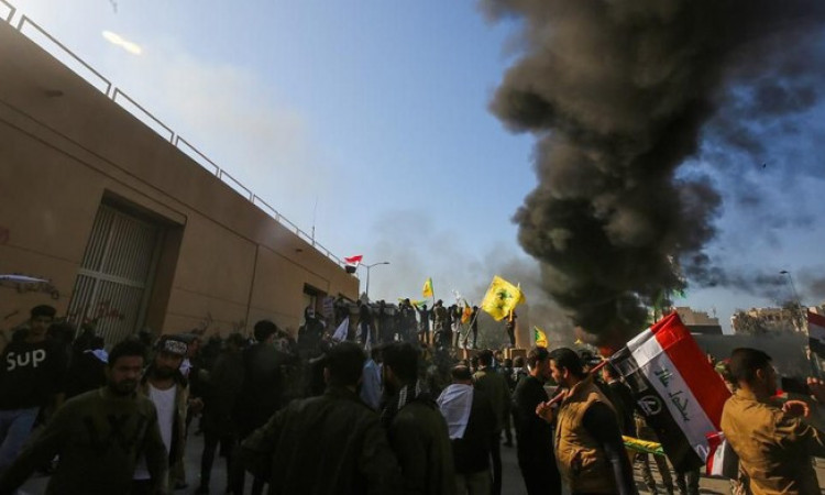Demo Rakyat Irak Di Depan Kedubes Amerika
