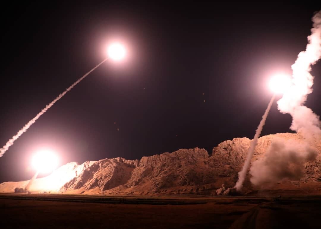 BREAKING NEWS: IRGC Menghujani Pangkalan Udara AS di Irak dengan Rudal Sebagai Balasan Atas Pembunuhan Jenderal Soleimani