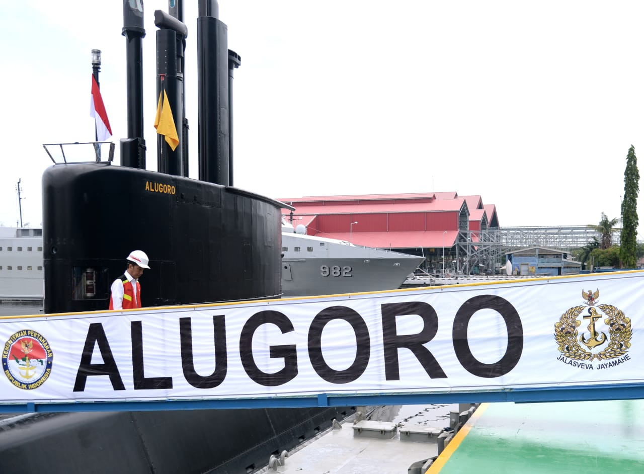 Jokowi Tinjau KRI Alugoro 405, Kapal Selam Canggih Pertama Buatan Indonesia