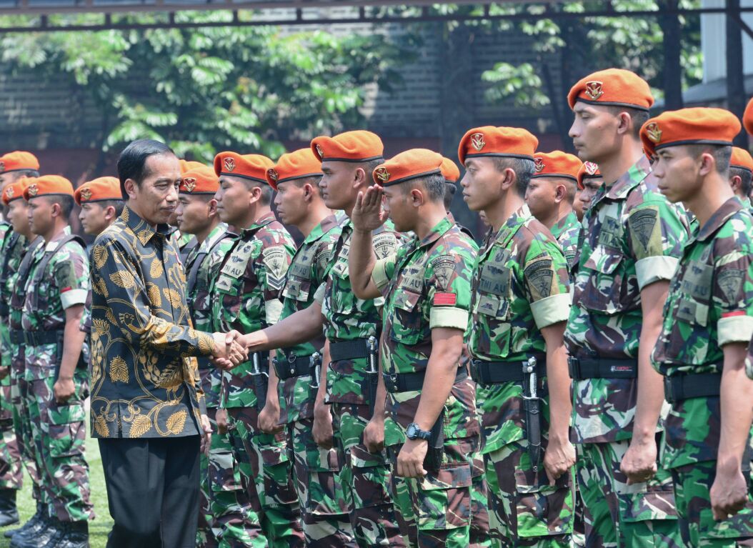 Jokowi Perpanjang Usia Pensiun Prajurit TNI