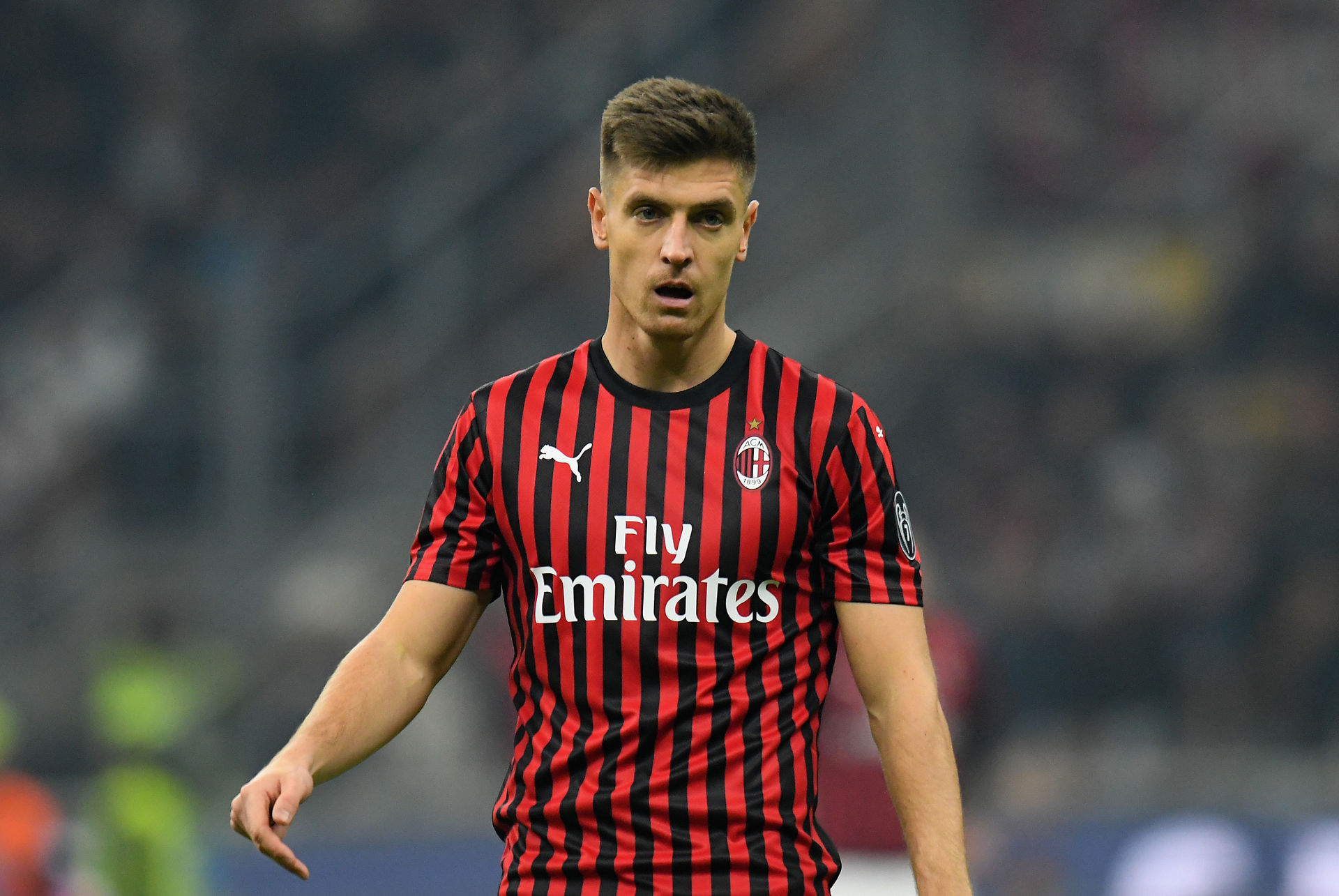 Sempat Jadi Opsi Gantikan Suarez, Barcelona Urungkan Niatnya Boyong Krzysztof Piatek