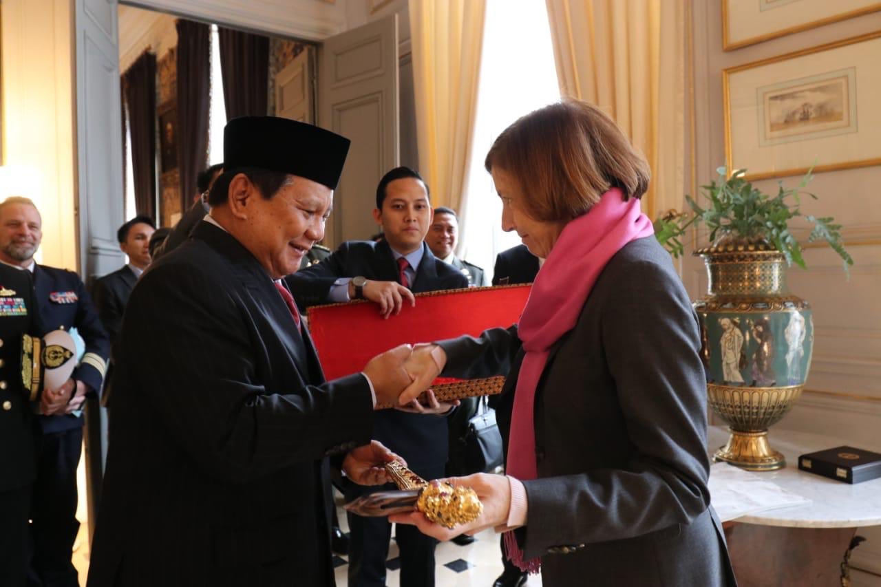 Prabowo ke Paris, Bahas Kerjasama Pertahanan dengan Menhan Perancis