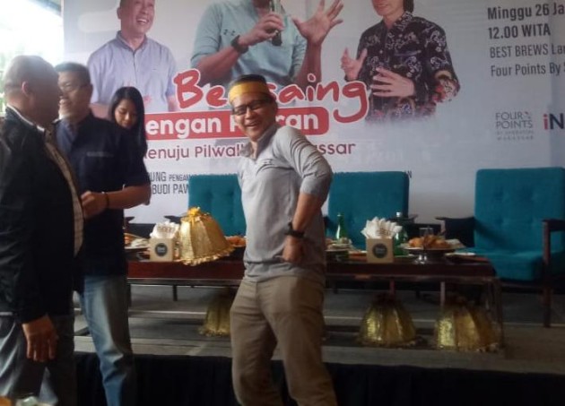 Usai Terima Gelar Kehormatan ‘Daeng Tojeng’, Rocky Gerung Siap Maju Pilwakot Makassar