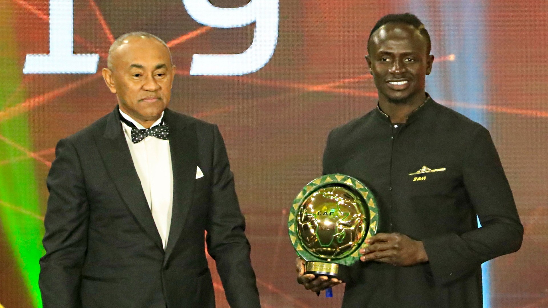 Sadio Mane Raih Gelar Pemain Terbaik Afrika 2019 Kalahkan Mohamed Salah dan Riyad Mahrez