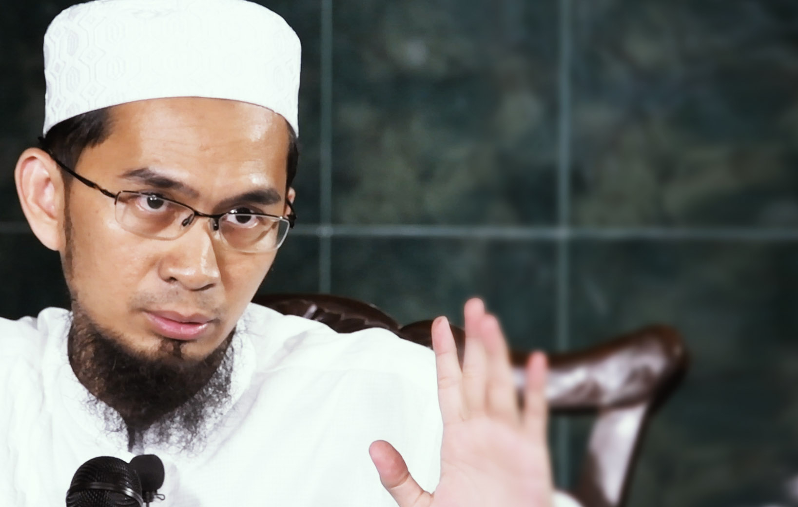 Ustaz Adi Hidayat: Siapa Sakiti Anies, Berarti Menyakiti Saya Juga