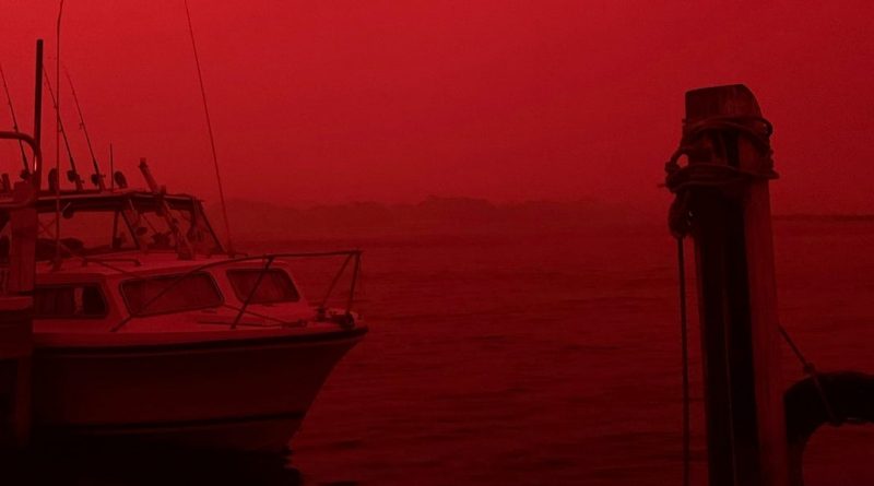 Jelang Detik-Detik Pergantian Tahun, Langit Australia Mendadak Merah Darah, Apa yang Terjadi Sebenarnya?