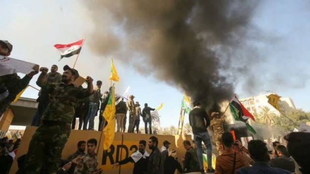 Kedubes AS di Baghdad Dibakar Massa
