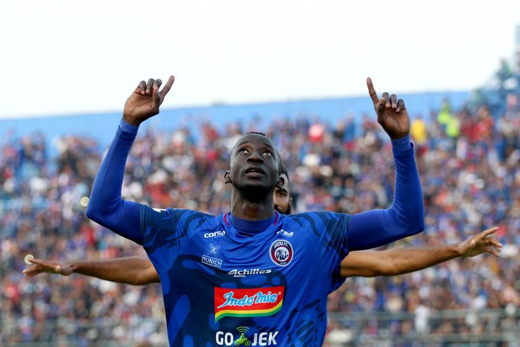 Batal ke Persib dan Bhayangkara, Beginikah Teka-Teki Masa Depan ‘Idola Arema’ Makan Konate?