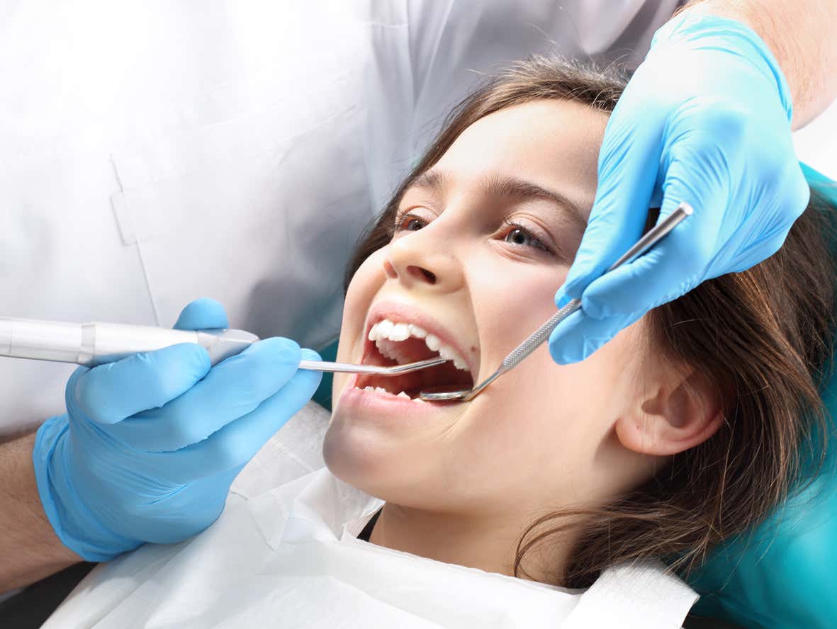 Scaling Dapat Menipiskan Gigi, Hoaks atau Fakta? Simak Penjelasan Dokter Gigi ini