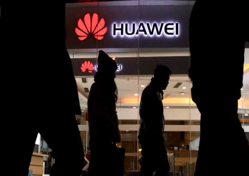 Cina Bantah Tuduhan AS Soal Huawei