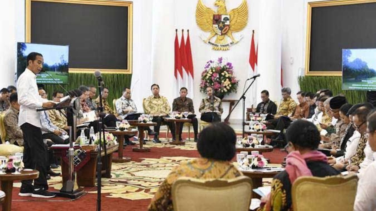 Kumpulkan Pendukungnya di Istana Bogor, Jokowi Diskusikan Menteri yang Bakal Direshuffle
