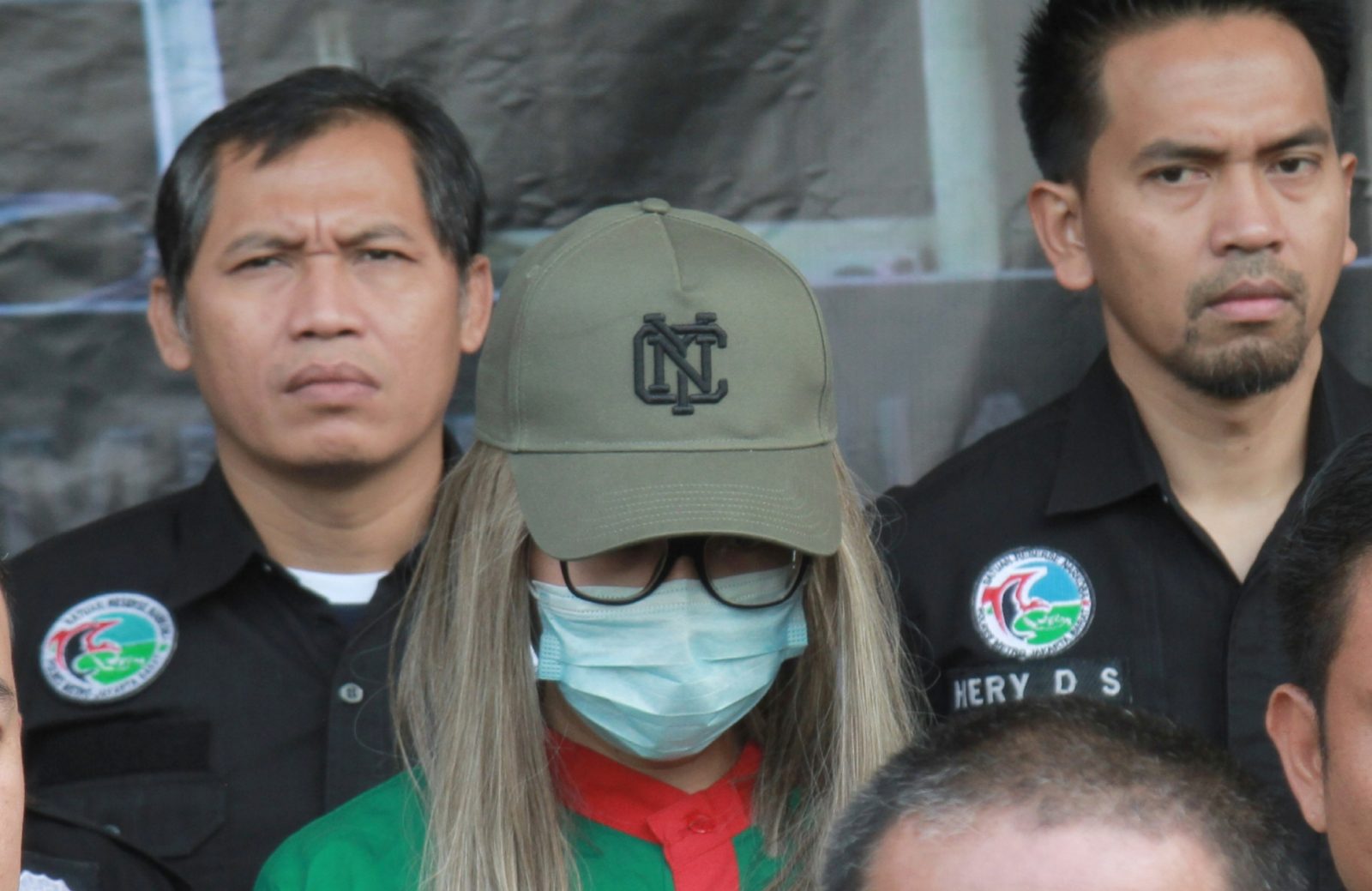 Polisi Tak Kuasa Menahan Tawa saat Konferensi Pers Kasus Lucinta Luna, Ternyata ini Penyebabnya