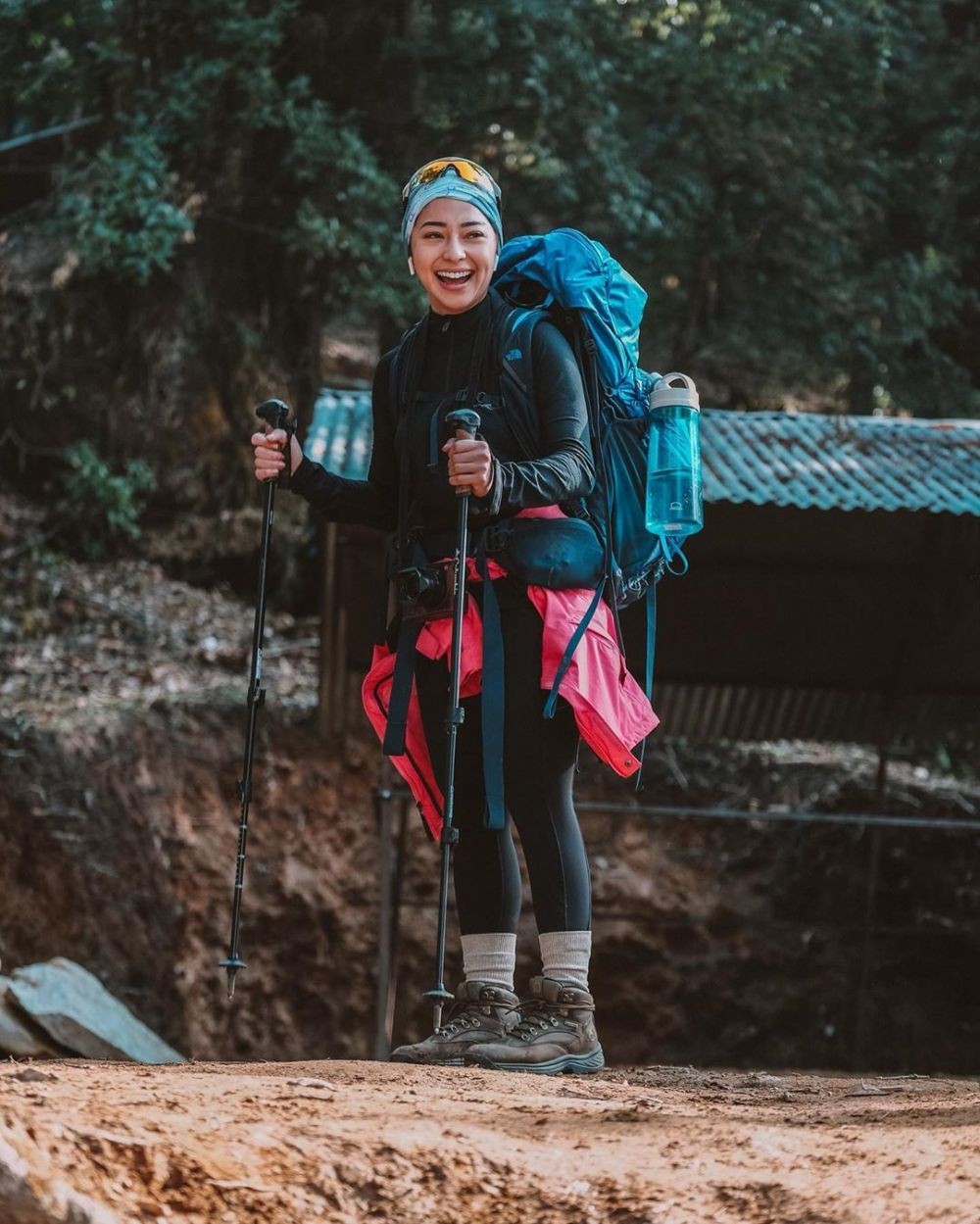 Mendaki Gunung Himalaya, Berapa Rupiah yang Digelontorkan Nikita Willy?