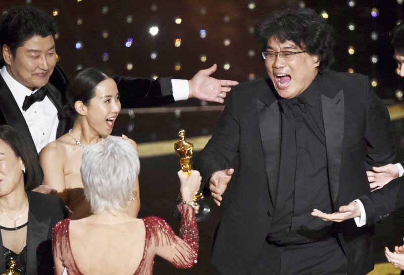 Film Parasite Raih Oscar