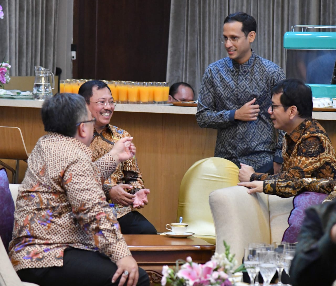 Catat, Berikut ini Menteri Jokowi yang Positif dan Negatif Corona