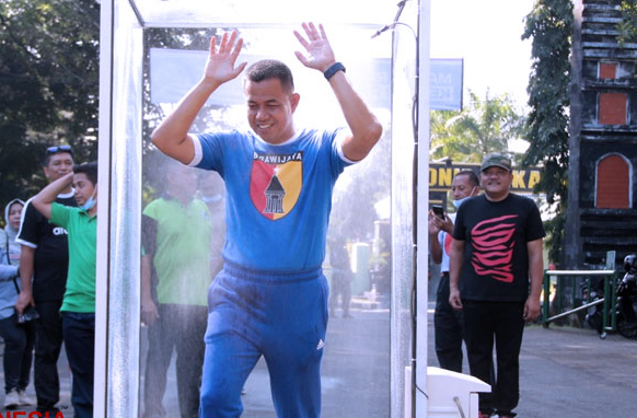 Top! Relawan TI ‘Malang Bersatu Peduli Corona’ Luncurkan ‘Sarcovid Desinfektan Booth’