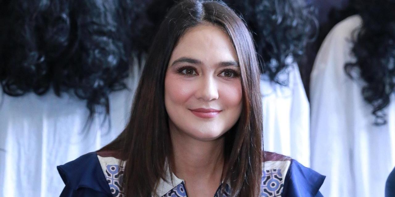 Teladan! Peduli Petugas Medis, Luna Maya Salurkan Bantuan APD dan Makanan