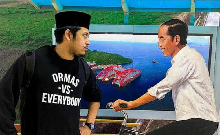 Tretan Muslim: Pak Jokowi, Tolong Banned TikTok Karena Menghambat Pembangunan