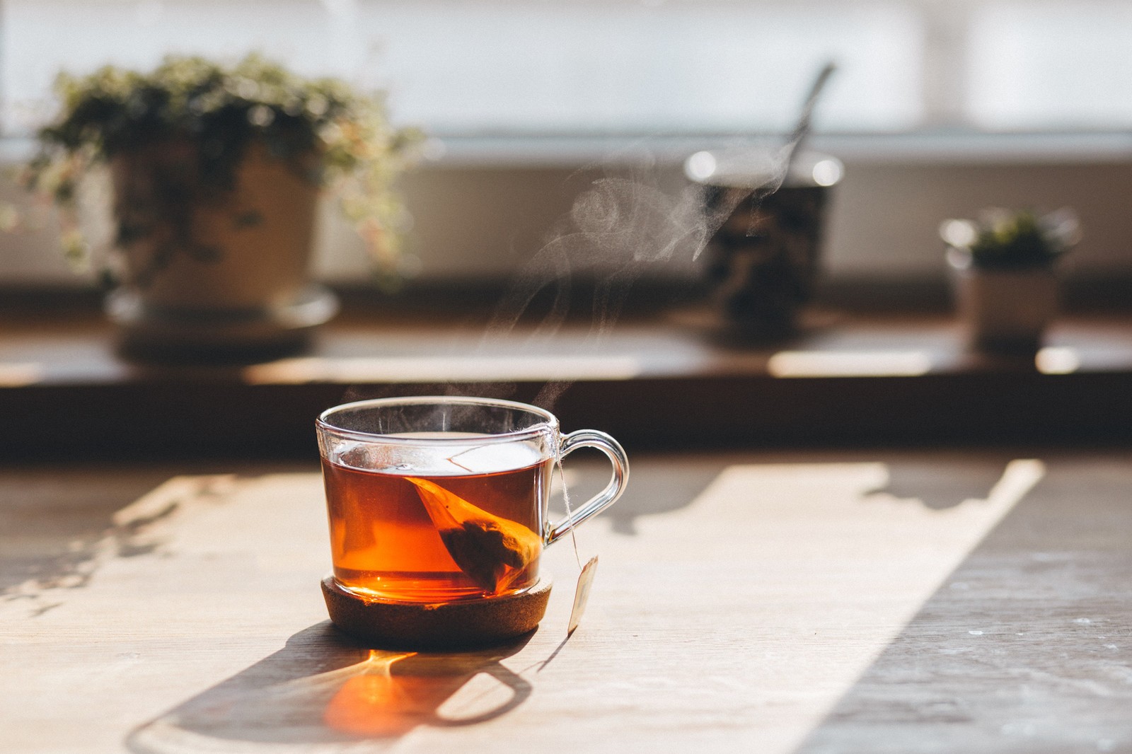 Jangan Minum Teh Saat Baru Bangun Tidur, Berikut Alasannya