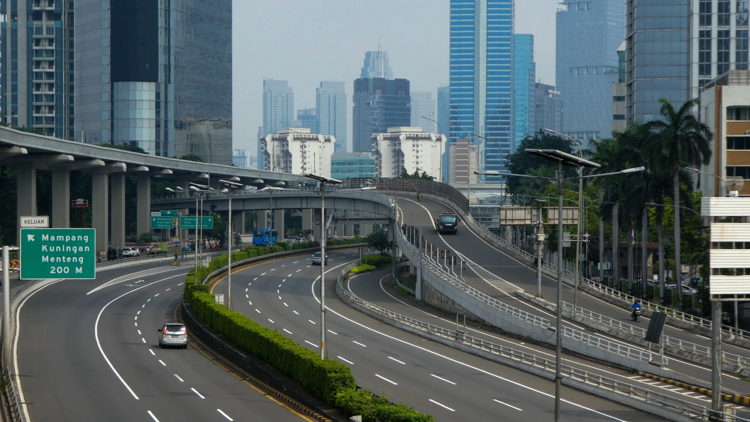 Survei: Warga Terbelah Nilai Kesigapan Pemerintah Jokowi Tangani Covid-19