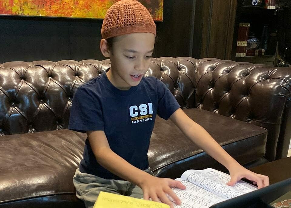 Tetap Belajar Ngaji Meski Secara Online, Noah Sinclair Panen Pujian Warganet