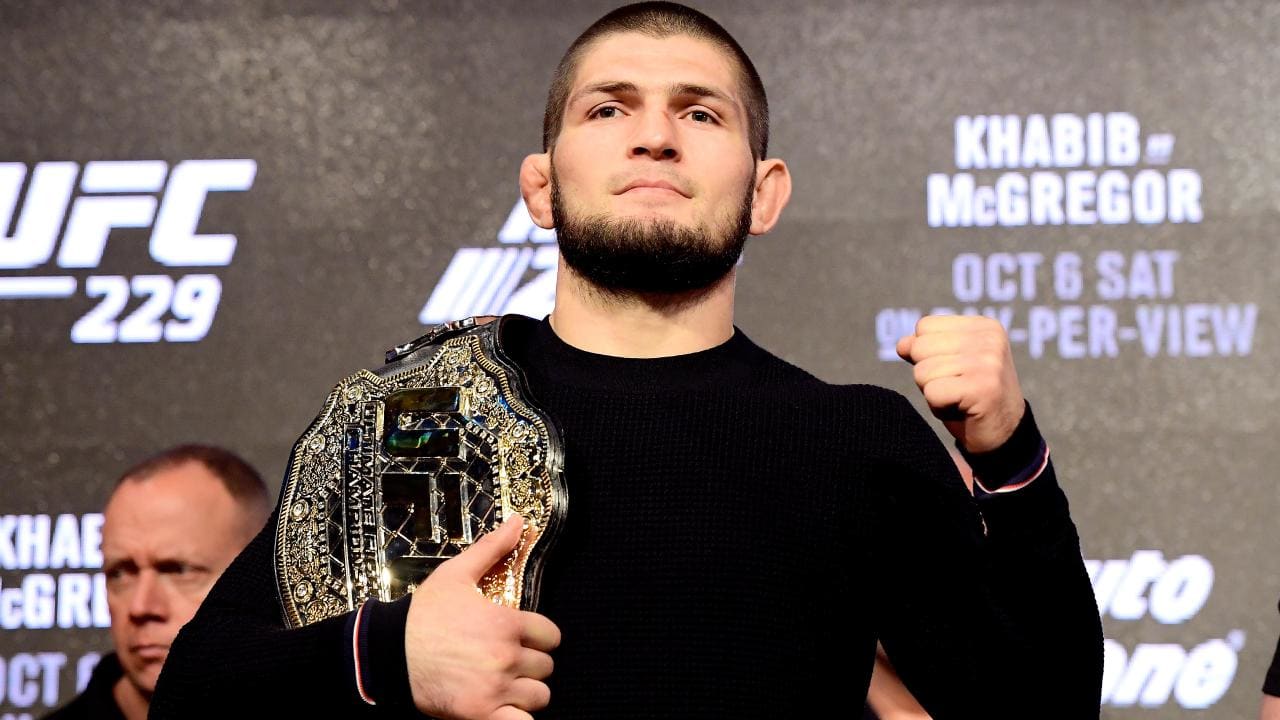 Khabib Nurmagomedov, Bertarung dengan Beruang Hingga Tawuran Saat Sekolah