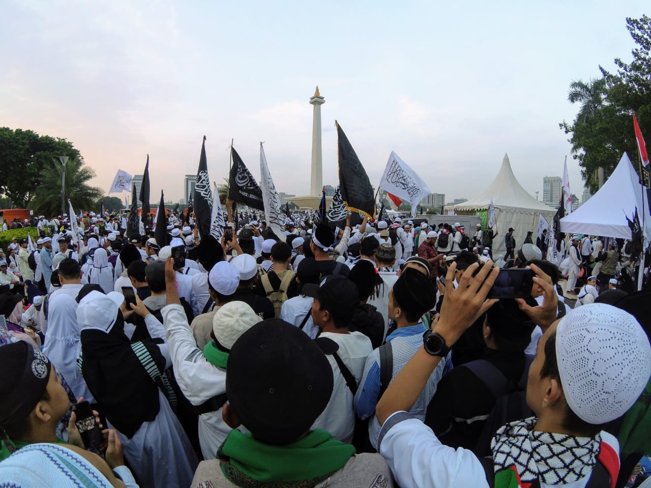 Mujahid 212 Sebut Cashback BBM Ahok untuk Ojol Bermuatan Nepotisme