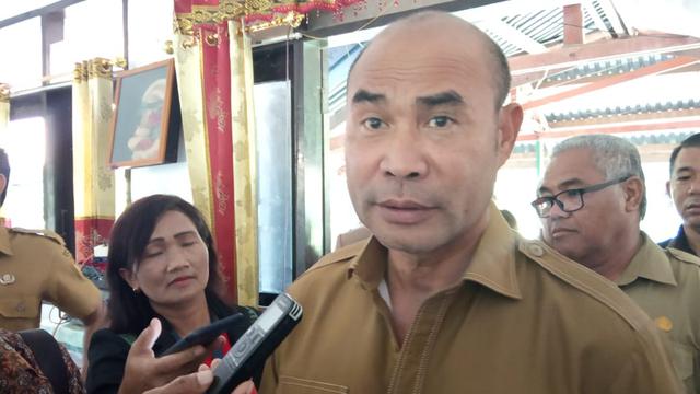 Viktor Laiskodat Perintahkan Bupati Se-NTT Bongkar Semua Portal yang Menghalangi Jalan, Mengapa?
