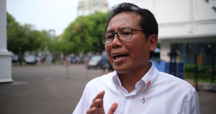 Dituding Rocky Gerung Mirip Pemerintahan Orde Baru, Jubir Jokowi Jawab Begini