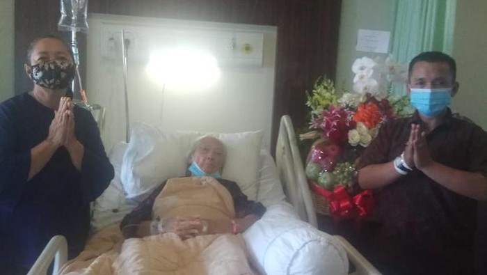 Jokowi Sumbang Biaya Berobat Istri Pengawal Bung Karno yang Sedang Dirawat di RSPAD Gatot Soebroto