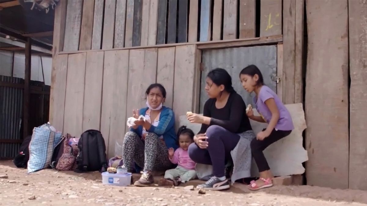 Kisah Haru dari Peru: Dihantui Ketakutan dan Putus Asa, Ibu dan Tiga Putrinya ini Rela Jalan Kaki 560 Kilometer 'Jauhi' Corona