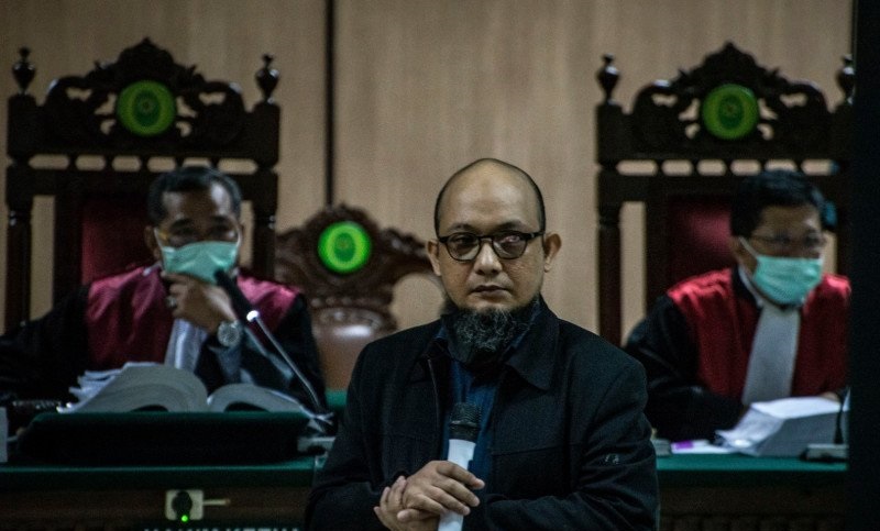 Penyiramnya Dituntut Hukuman Ringan, Novel Baswedan Anggap Jaksa ‘Hina Presiden’