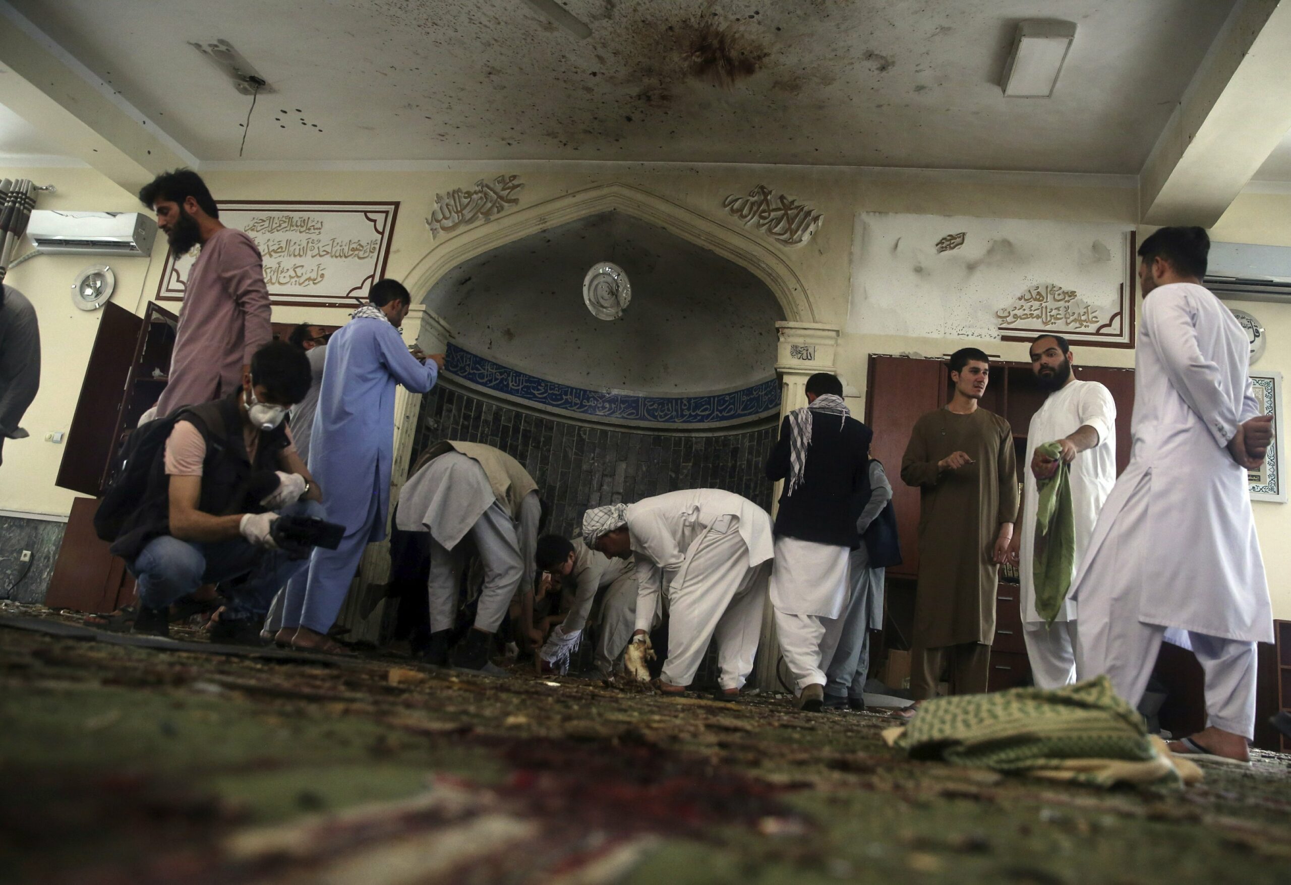 Serangan Bom Saat Salat Jumat di Kabul Tewaskan Imam Salat