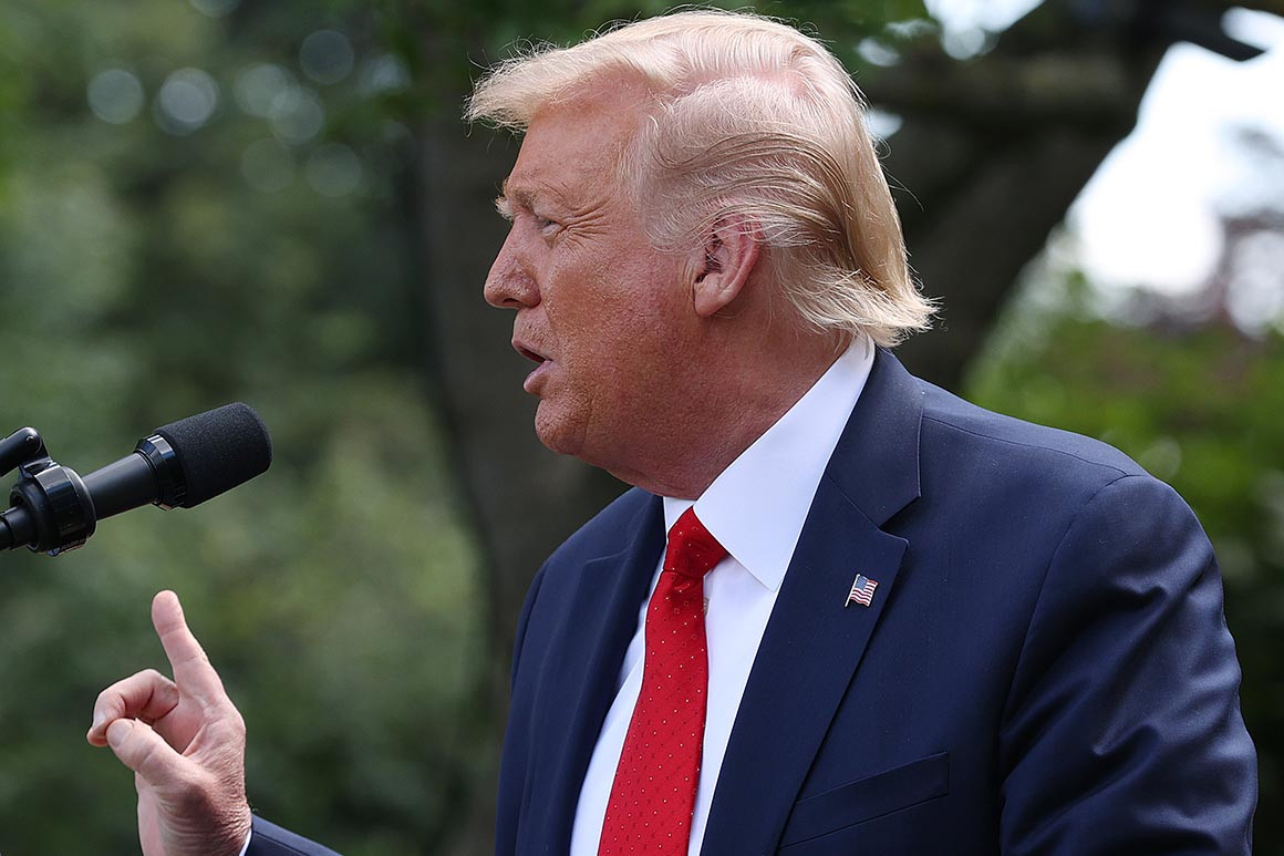 Abaikan Saran Pakar Kesehatan, Trump Ogah Buat Aturan Wajib Kenakan Masker secara Nasional