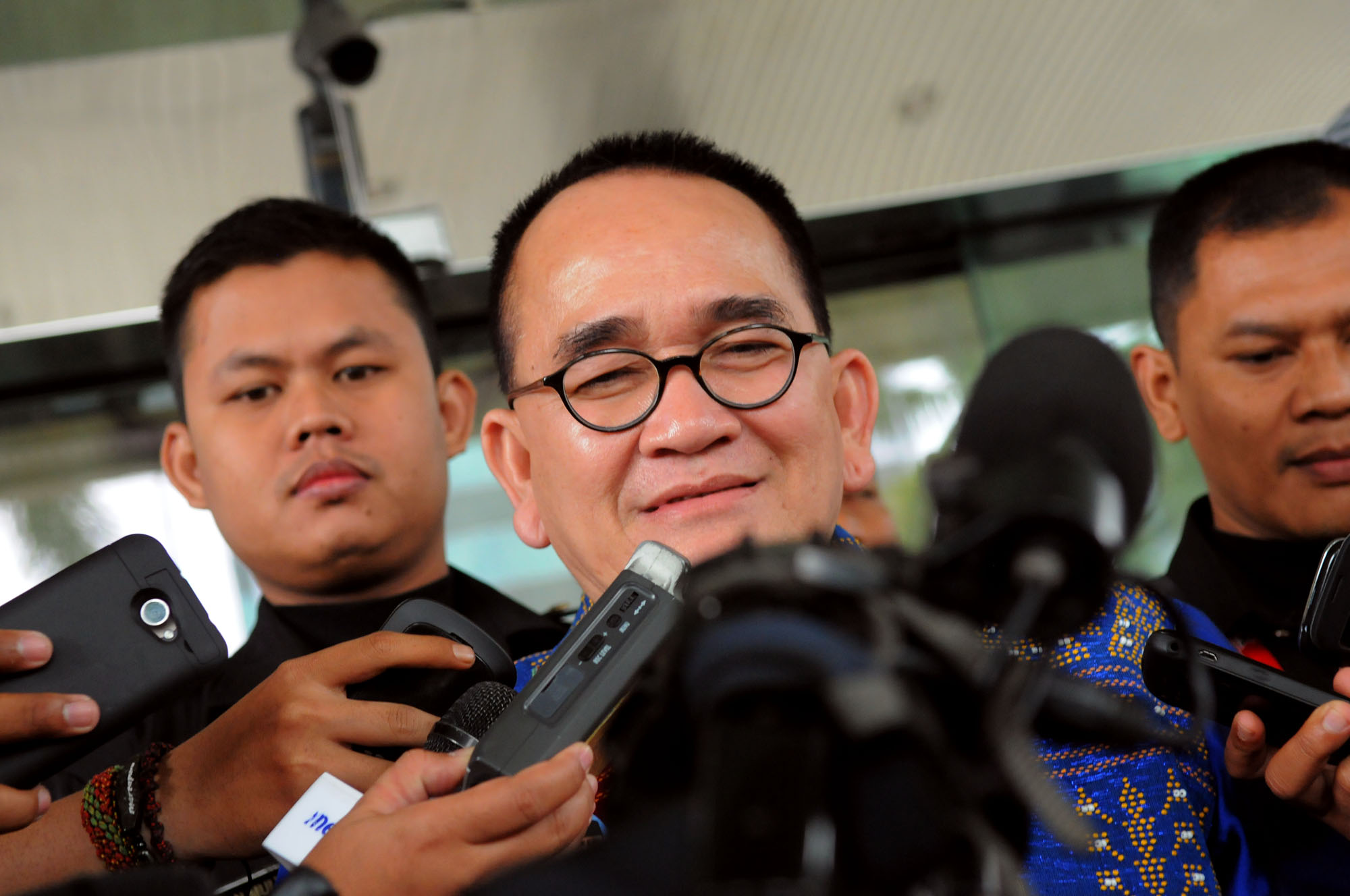 Soal Reklamasi Bisa Atasi Banjir, Ruhut Sitompul: Anies Telan Ludahnya Kembali!