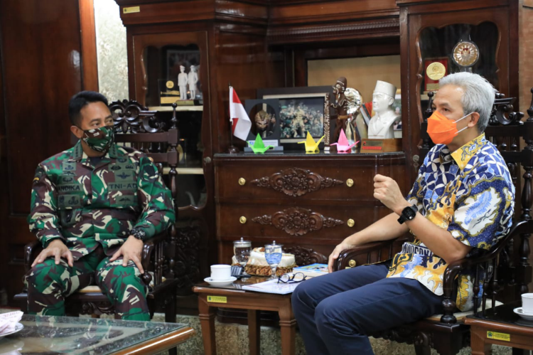 KSAD dan Pangdam ‘Satroni’ Rumah Ganjar Pranowo Malam-malam, Ada Hal Gawat Apa?