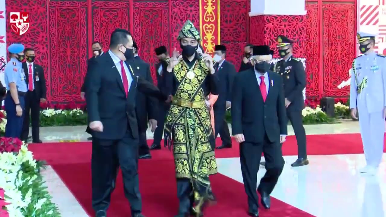 Benarkah Sepucuk Senjata Mengarah ke Perut Jokowi Saat Pimpin Upacara 17 Agustus 2020?
