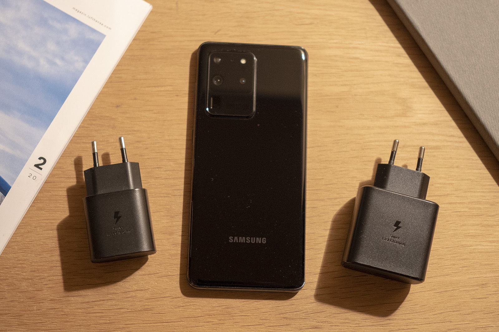 Зарядка для самсунг s21. Samsung Galaxy a20s зарядка. Samsung Galaxy s21 Ultra комплект. Зарядное для Samsung Galaxy s21 Ultra.