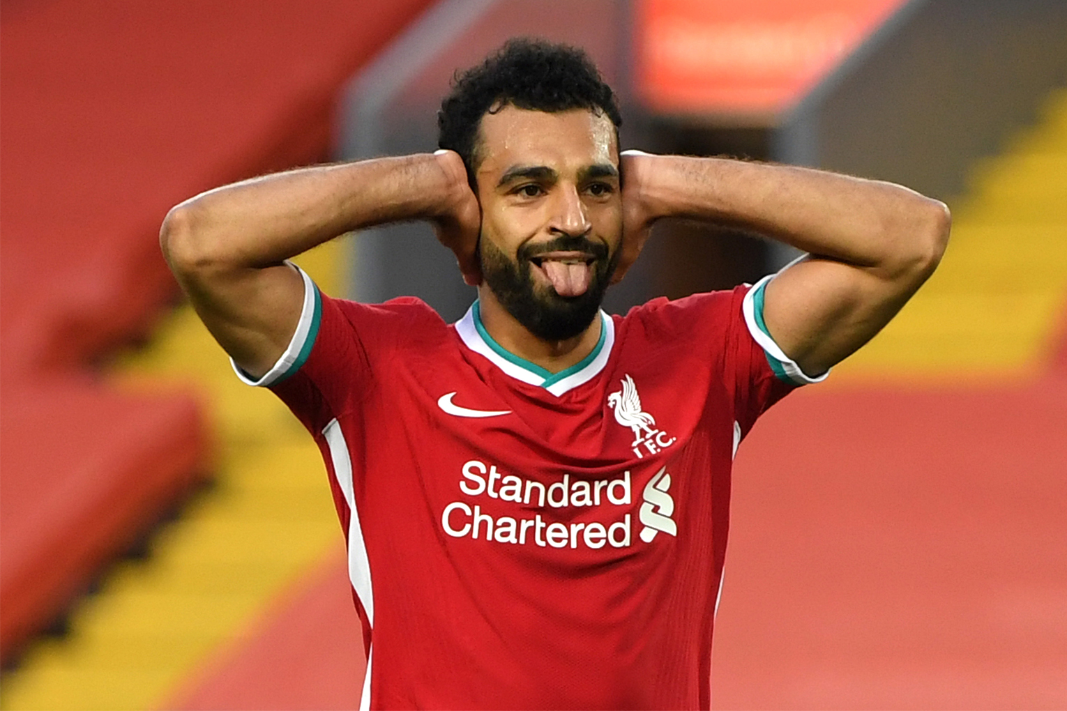 Cerita Sedih dan Solidaritas Luar Biasa di Balik Selebrasi ‘Tutup Kuping’ Mo Salah