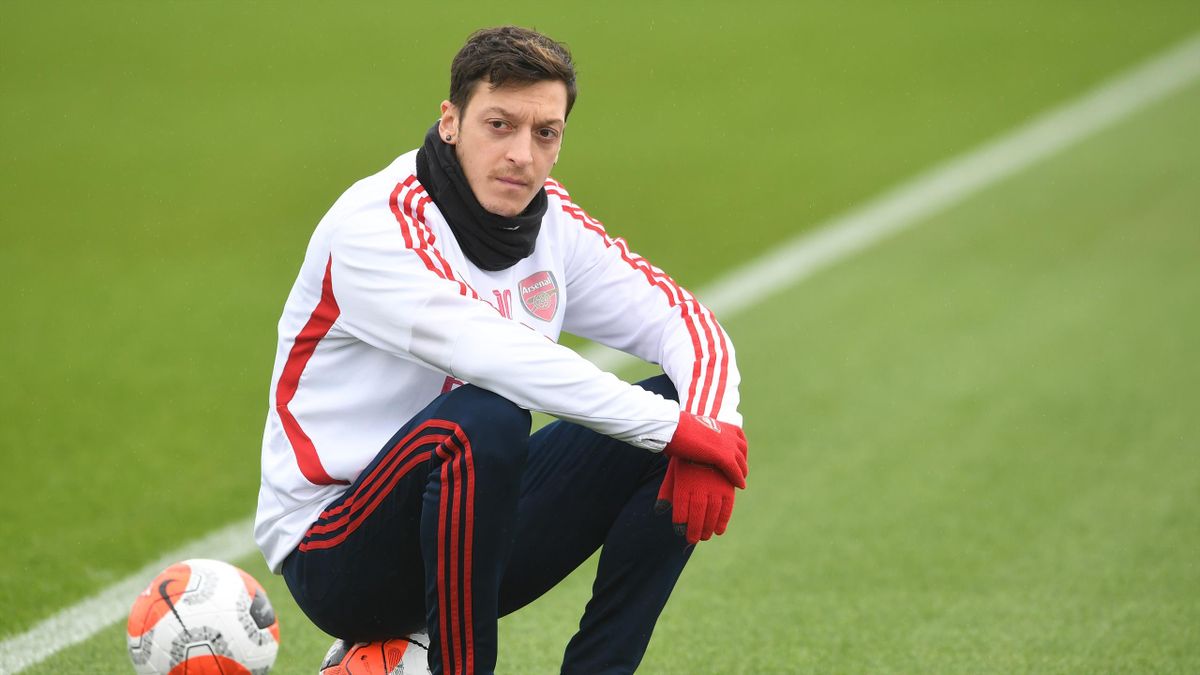 Kepincut Berat Rekrut Mesut Oezil, Klub Al-Nassr Janjikan Gaji Selangit dan Status ‘Pangeran Arab Baru’